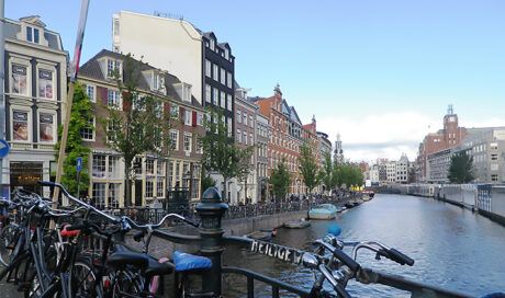 オランダ編 
～世界一のっぽさんの国なのに、お昼はサ...