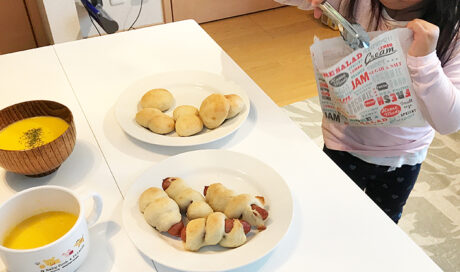 こどもとたのしむ♪ 
～子どもと一緒にパン屋さんごっこ～