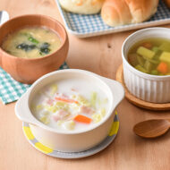 寒い日の朝ごはんにも！パンと食べたいあったかスープ