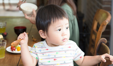 食事に集中できないのはなぜ？
