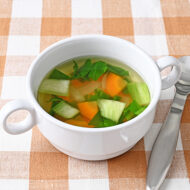 チンゲン菜とにんじんのスープ